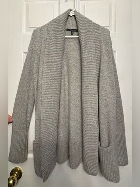 Saks Gray cashmere
Cardigan